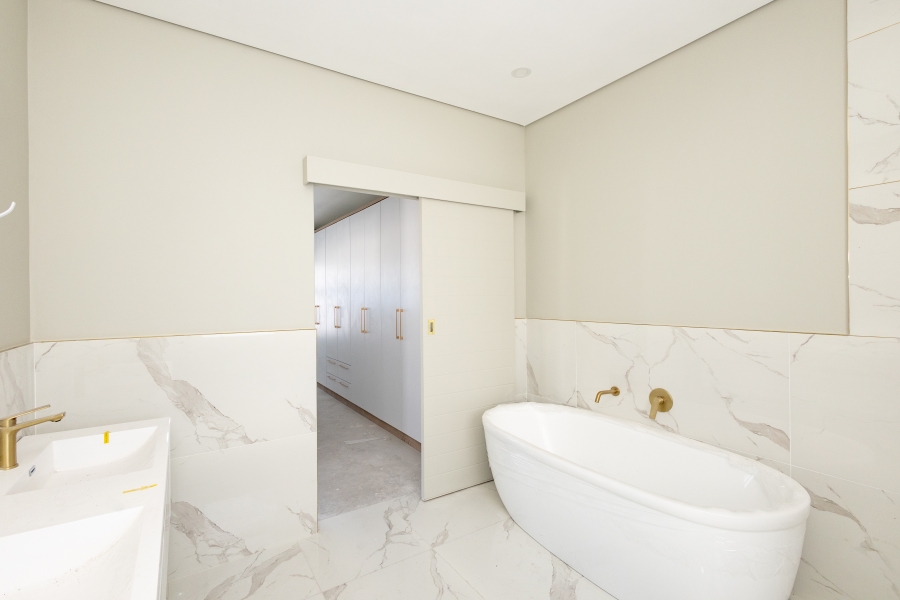 4 Bedroom Property for Sale in Sandown Western Cape